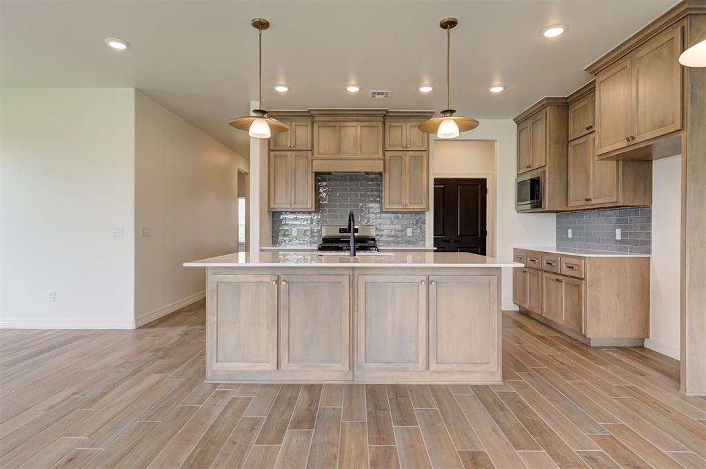 7713 Wilshire Woods Drive Property Photo 13