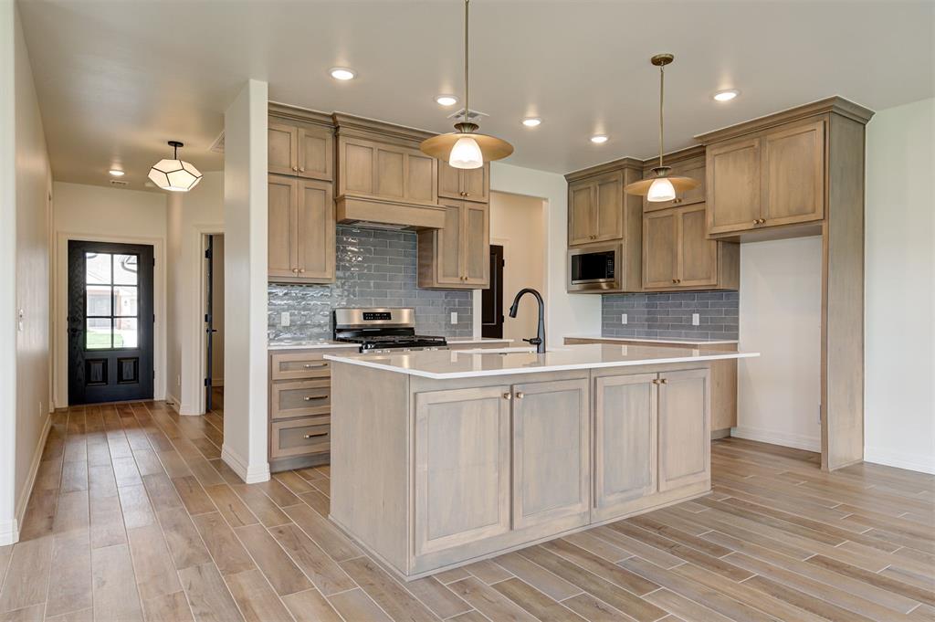 7713 Wilshire Woods Drive Property Photo 14