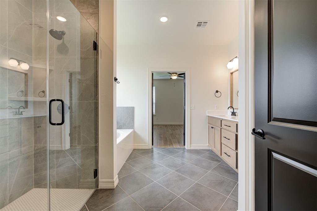 7713 Wilshire Woods Drive Property Photo 23