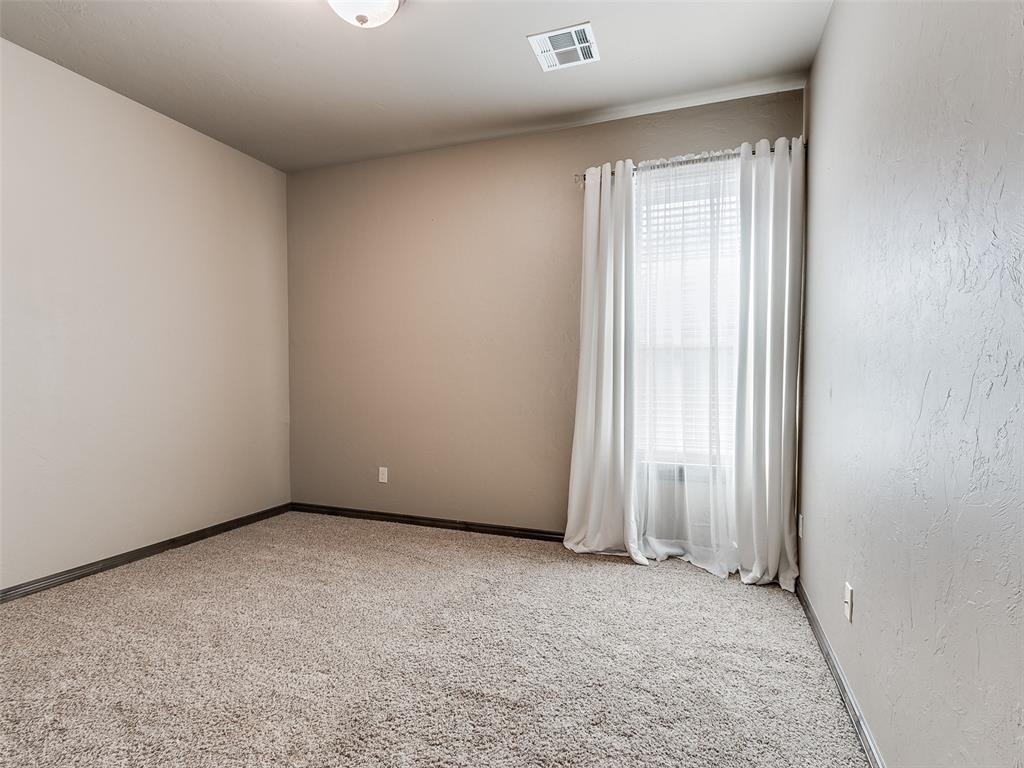 929 Nw 195th Place Property Photo 34