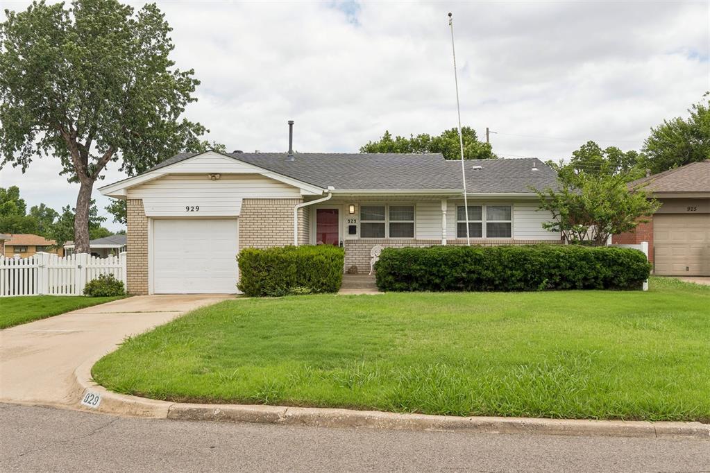 929 Stiver Drive Property Photo 1