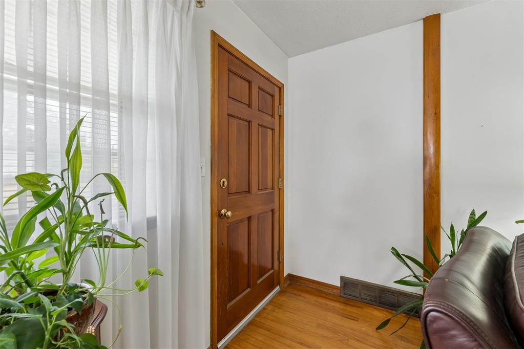 929 Stiver Drive Property Photo 7