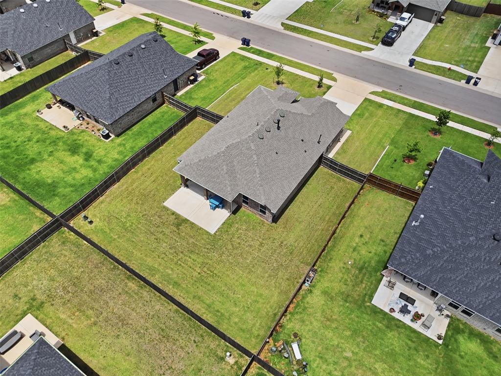 300 Isabella Drive Property Photo 17