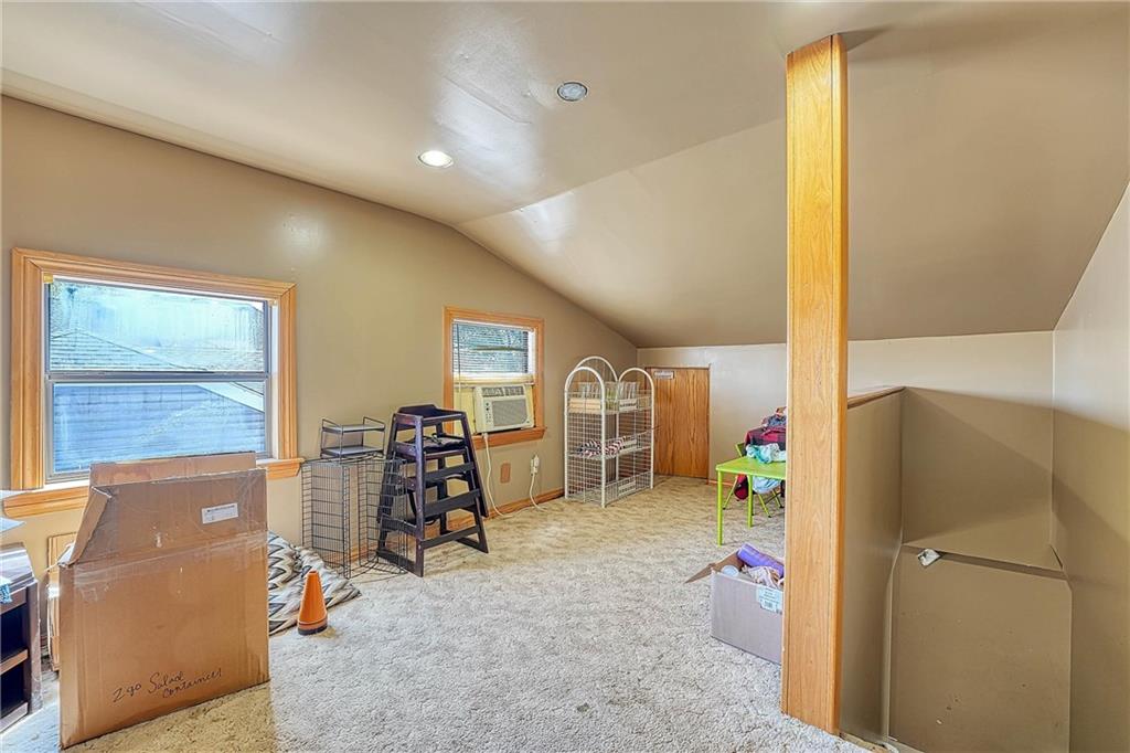 1012 W 3rd Street Property Photo 29