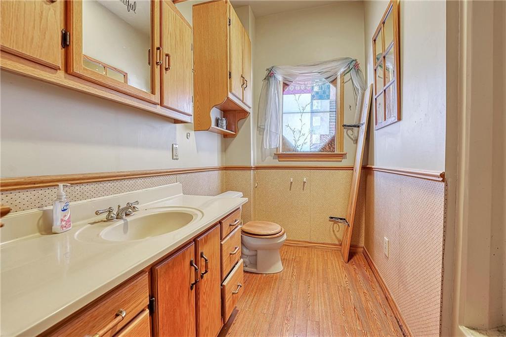 1012 W 3rd Street Property Photo 31