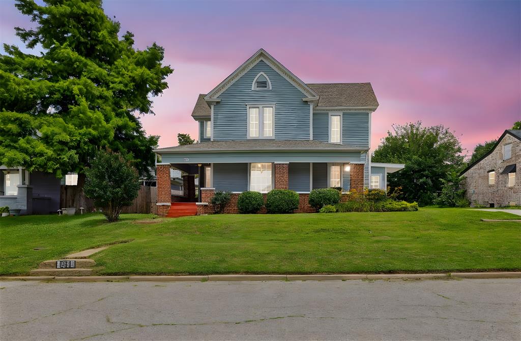 811 S Barker Avenue Property Photo 1