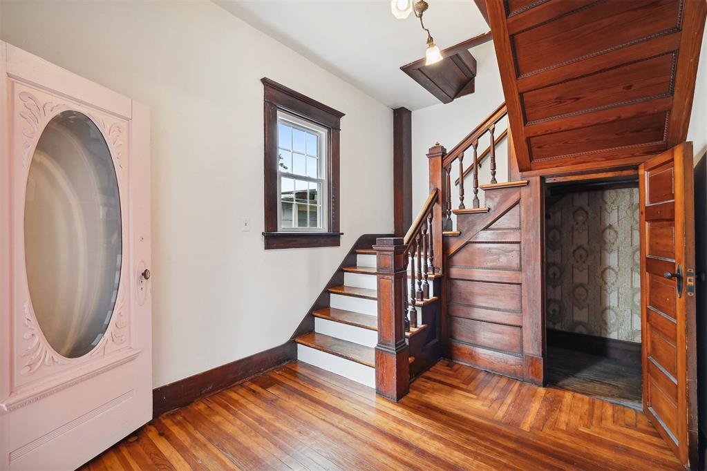 811 S Barker Avenue Property Photo 9
