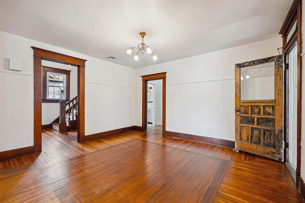 811 S Barker Avenue Property Photo 19