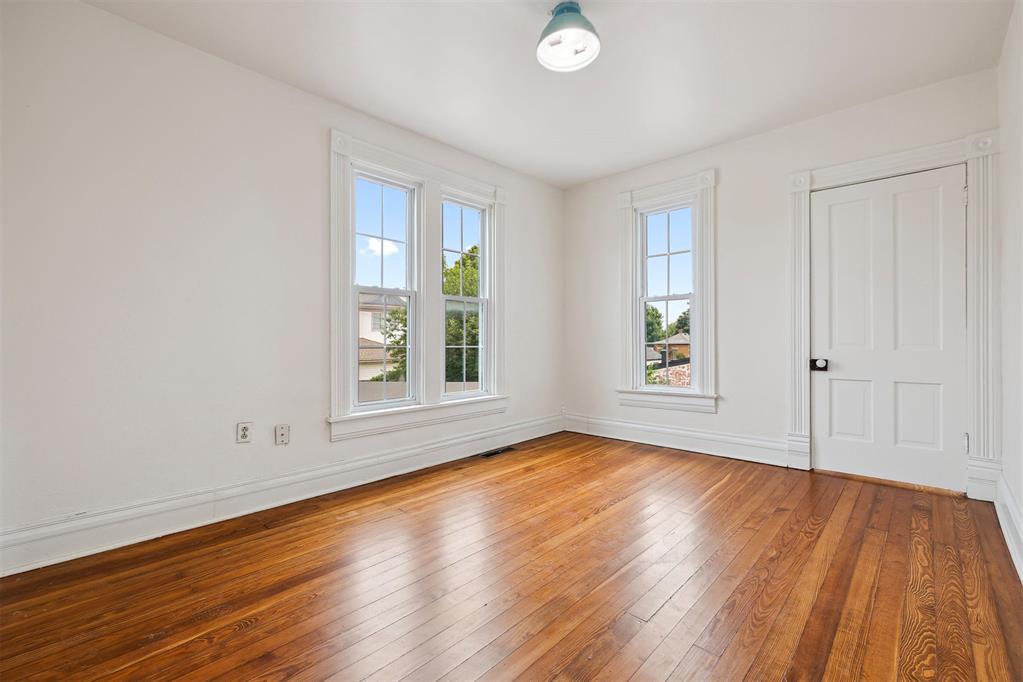 811 S Barker Avenue Property Photo 34