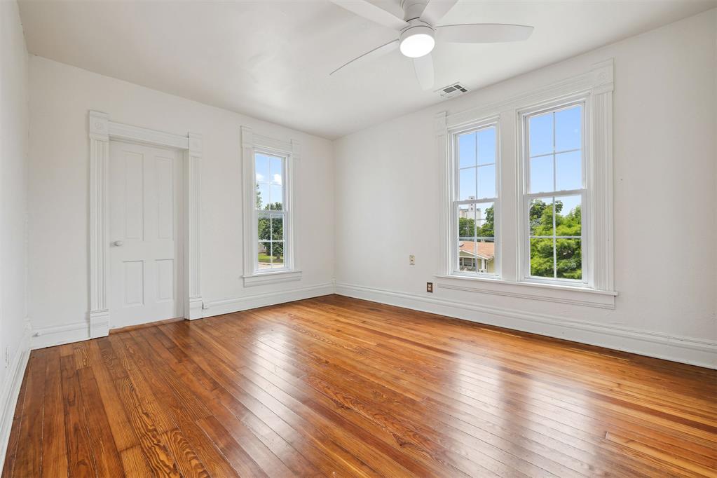 811 S Barker Avenue Property Photo 35