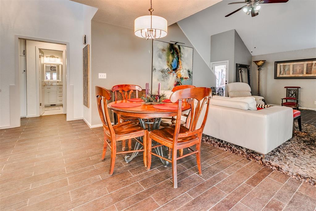 3813 Ives Way Property Photo 13