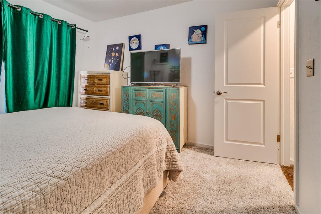 3813 Ives Way Property Photo 19