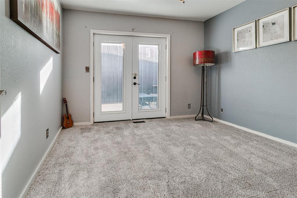 3813 Ives Way Property Photo 25