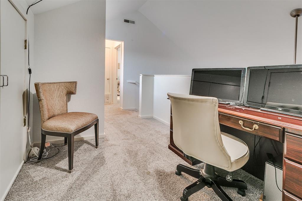 3813 Ives Way Property Photo 31