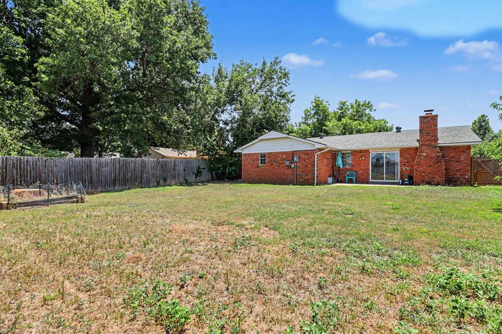 8313 Nw 19th Street Property Photo 6