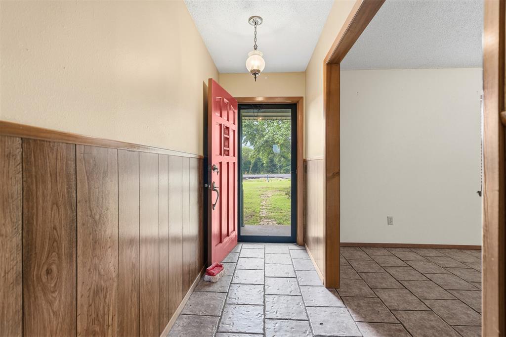 9102 E 32 Highway Property Photo 4