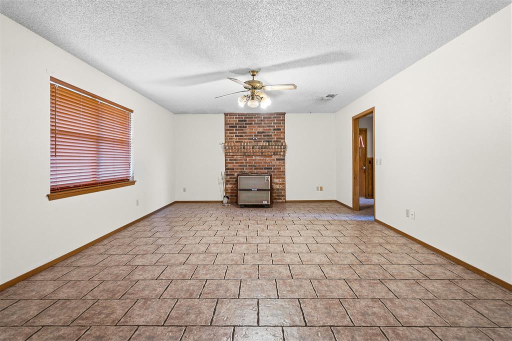 9102 E 32 Highway Property Photo 5