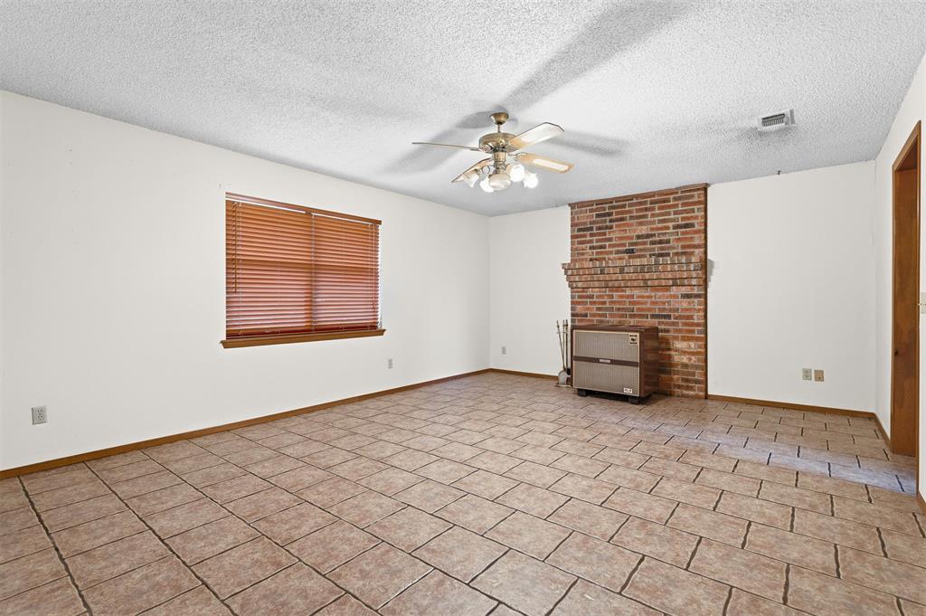 9102 E 32 Highway Property Photo 6