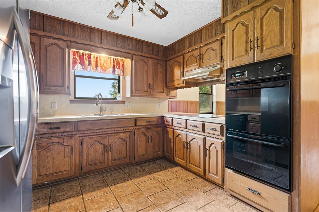 9102 E 32 Highway Property Photo 9