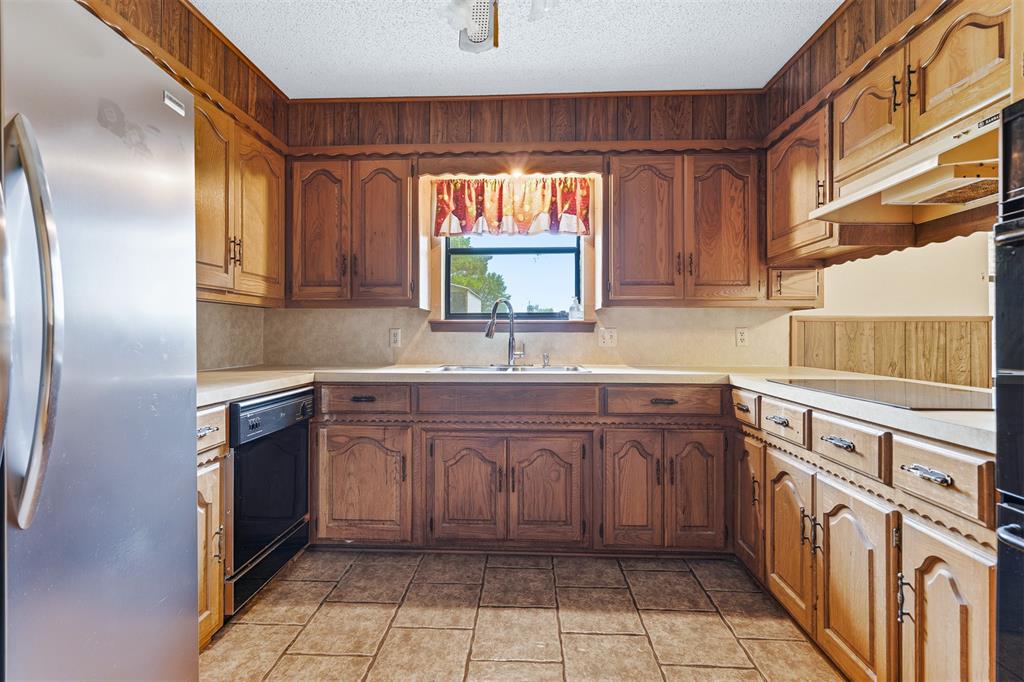 9102 E 32 Highway Property Photo 10