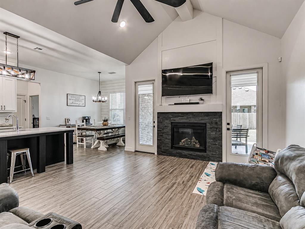 15401 Jasper Lane Property Photo 4