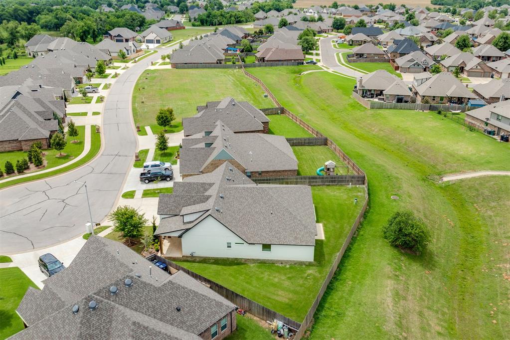 2405 Crystal Creek Drive Property Photo 8