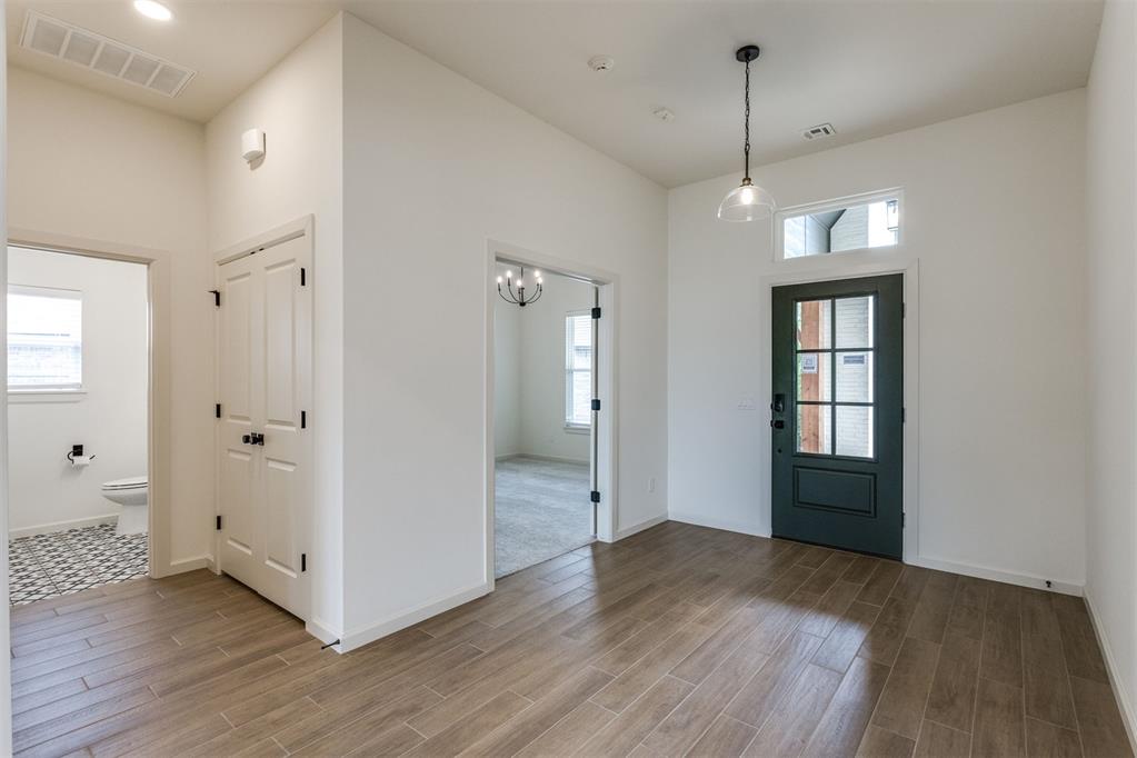 2405 Crystal Creek Drive Property Photo 11