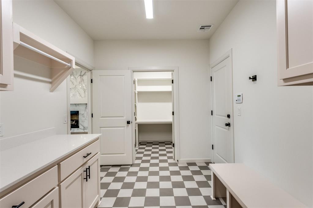 2405 Crystal Creek Drive Property Photo 26