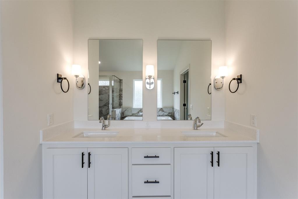 2405 Crystal Creek Drive Property Photo 33
