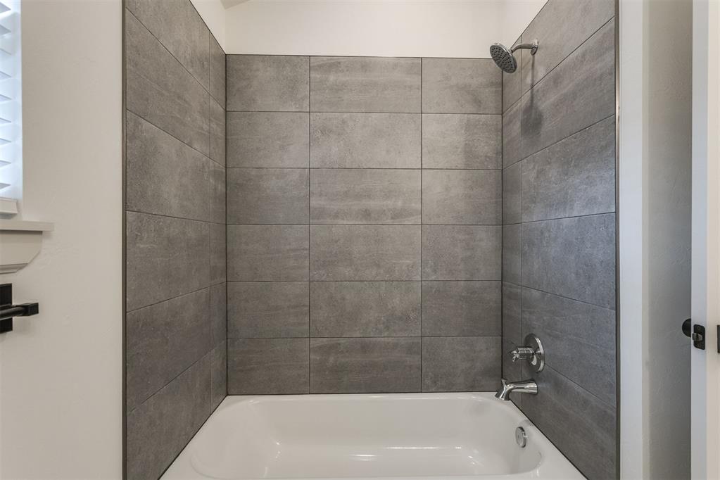 2405 Crystal Creek Drive Property Photo 39