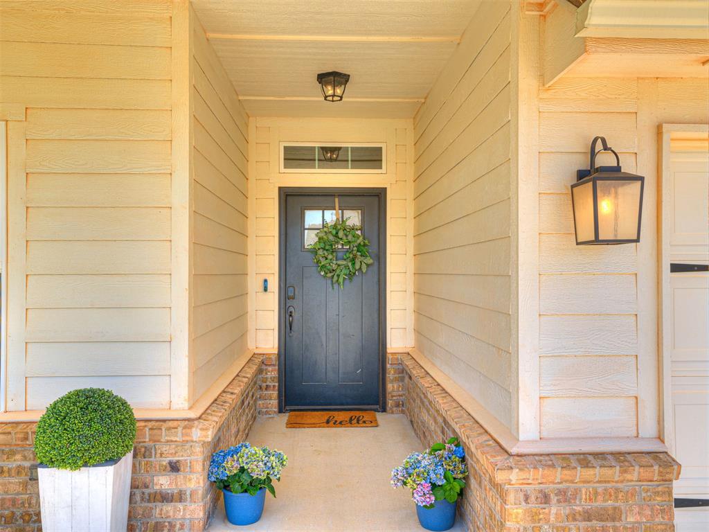 18412 Autumn Grove Drive Property Photo 3