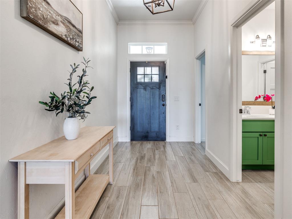 18412 Autumn Grove Drive Property Photo 4
