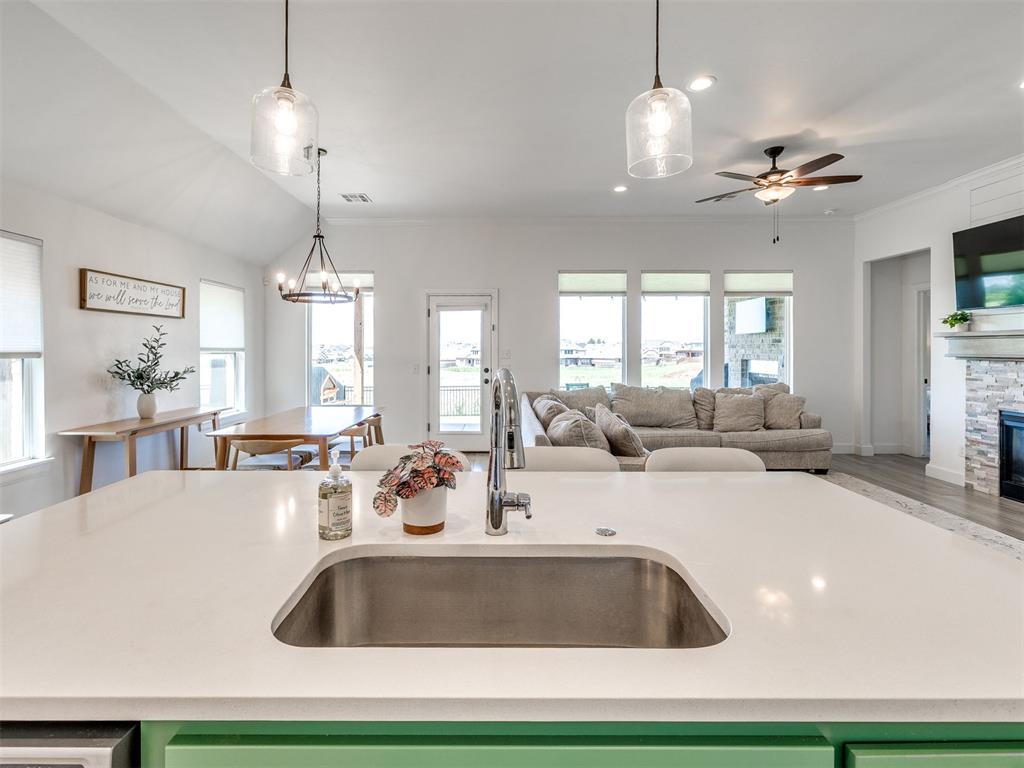 18412 Autumn Grove Drive Property Photo 8