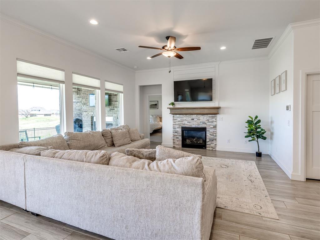 18412 Autumn Grove Drive Property Photo 12