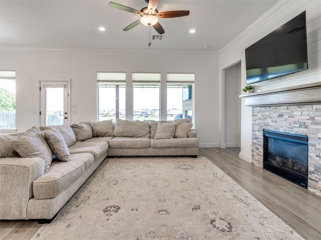 18412 Autumn Grove Drive Property Photo 13