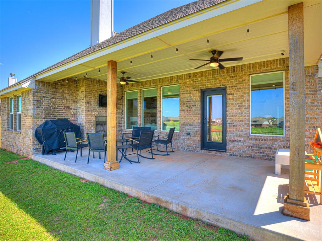 18412 Autumn Grove Drive Property Photo 38