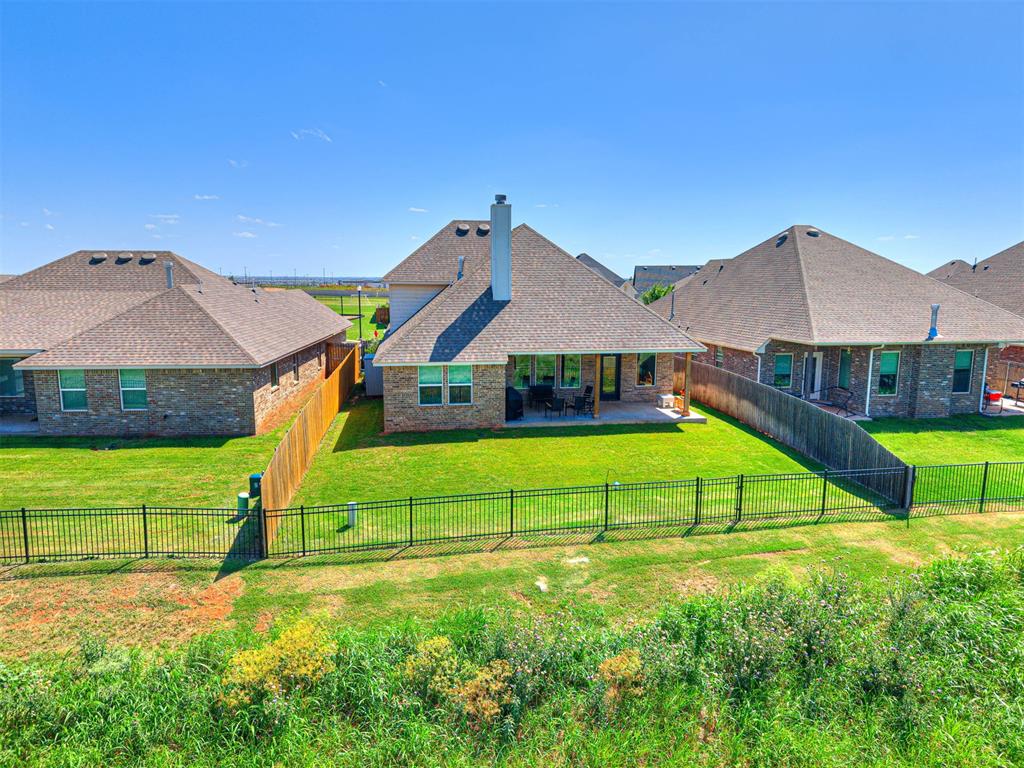 18412 Autumn Grove Drive Property Photo 42