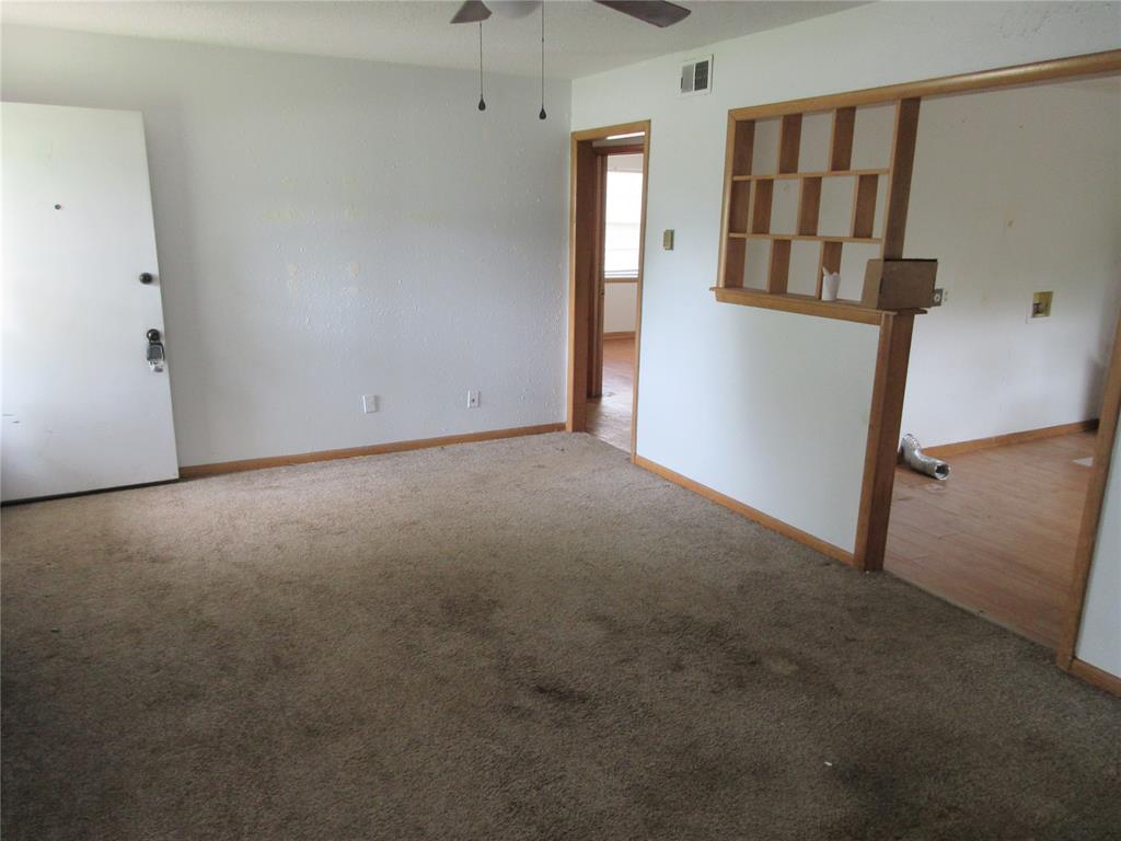111 W Main Street Property Photo 3