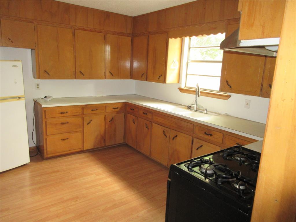 111 W Main Street Property Photo 4