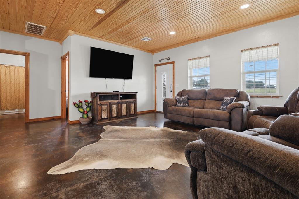20229 Gaddy Road Property Photo 8