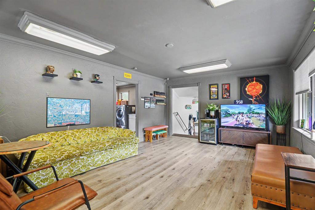 3705 N Meridian Avenue Property Photo 6