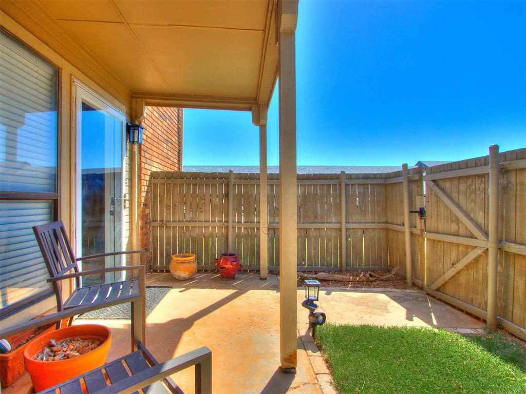 11417 Springhollow Road 904 Property Photo 4