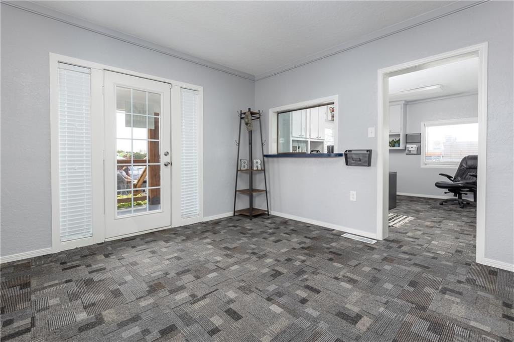 1808 W Broadway Avenue Property Photo 7