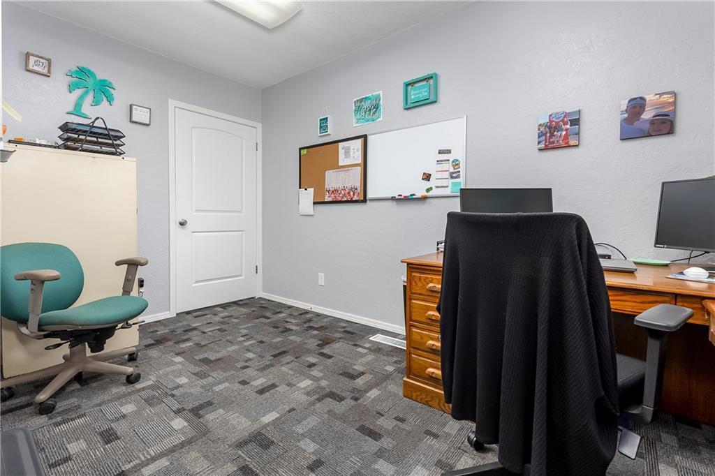 1808 W Broadway Avenue Property Photo 9