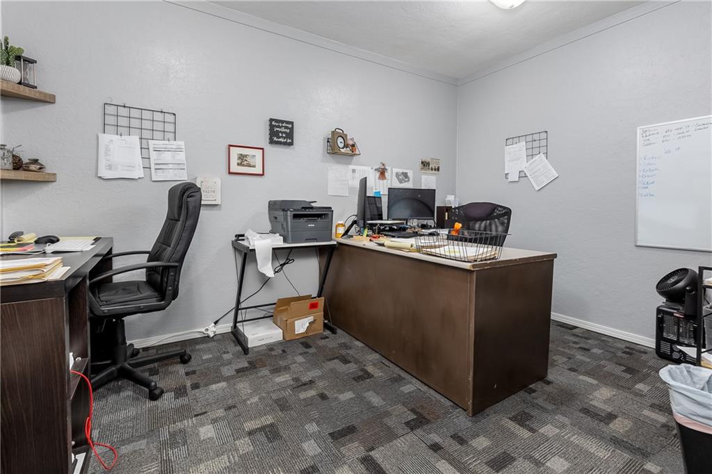 1808 W Broadway Avenue Property Photo 10
