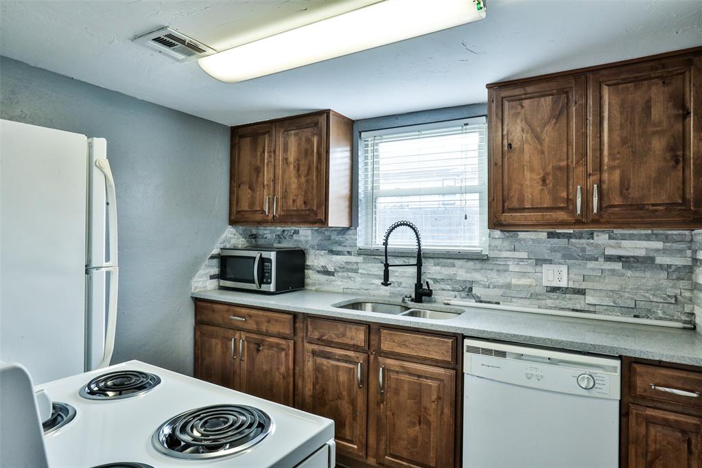 1827 E Lindsey Street 3 Property Photo 7