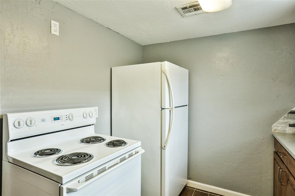 1827 E Lindsey Street 3 Property Photo 8