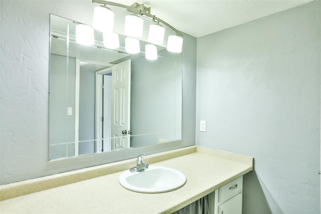 1827 E Lindsey Street 3 Property Photo 12