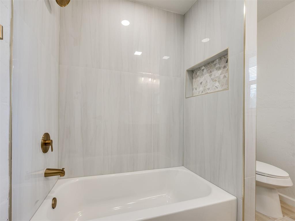 2409 Nw 56th Street Property Photo 23