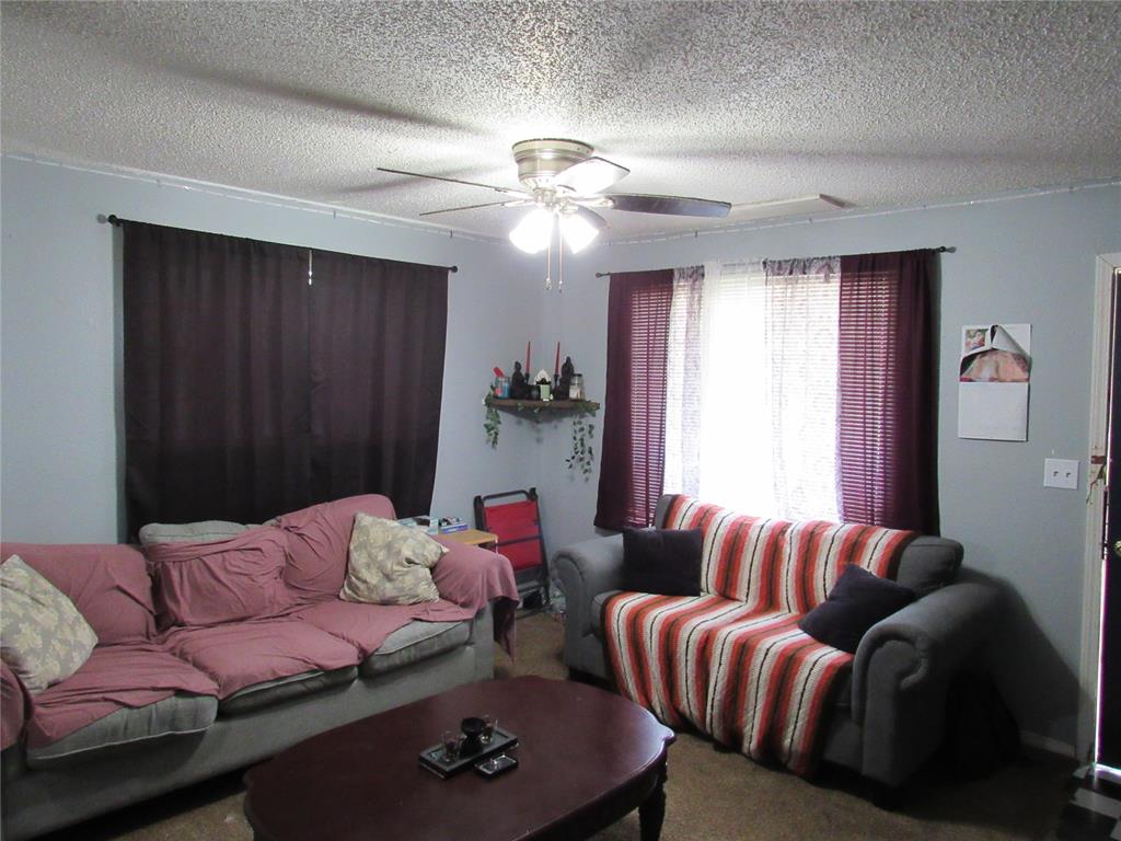 625 E Main Property Photo 3